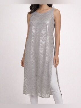 Truth Silver Chevron Print Long Top Size S